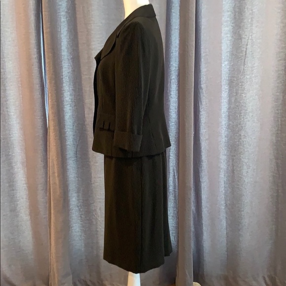 Tahari Jacket/Blazer & Skirt Suit Black EUC 8P - Picture 5 of 15